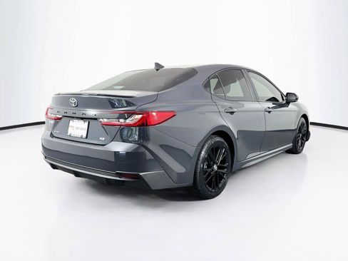 Used 2025 Toyota Camry SE w/ Convenience Package FWD image 2