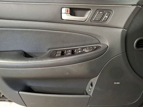 Used 2012 Hyundai Genesis 4.6 image 12
