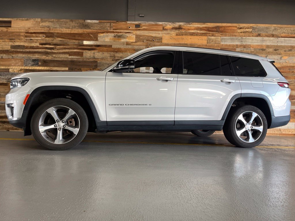 Used 2023 Jeep Grand Cherokee L Limited w/ Luxury Tech Group II AWD/4WD image 21