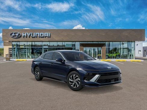 New 2026 Hyundai Sonata Blue FWD image 2