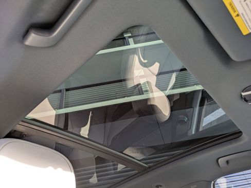 Certified 2023 Porsche Cayenne image 29