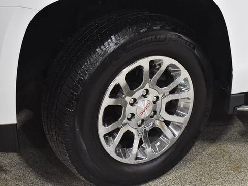 Used 2019 GMC Yukon XL SLT image 5