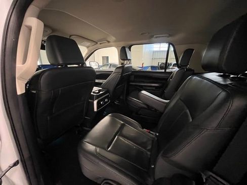 Used 2024 Ford Expedition XLT image 15