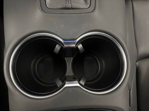 Used 2023 Toyota Venza XLE image 19