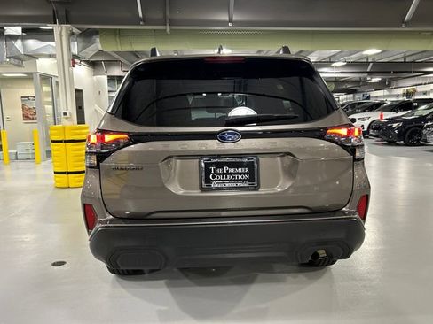 Used 2025 Subaru Forester Premium AWD/4WD image 3