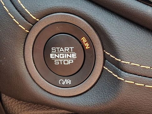 Used 2025 Dodge Durango R/T AWD/4WD image 31