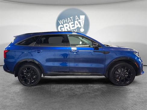 Certified 2023 Kia Sorento SX image 2