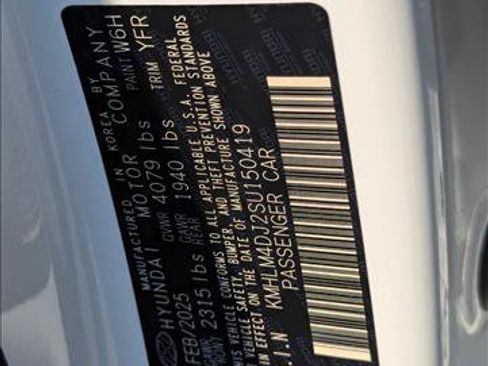 Used 2025 Hyundai Elantra SEL FWD image 17