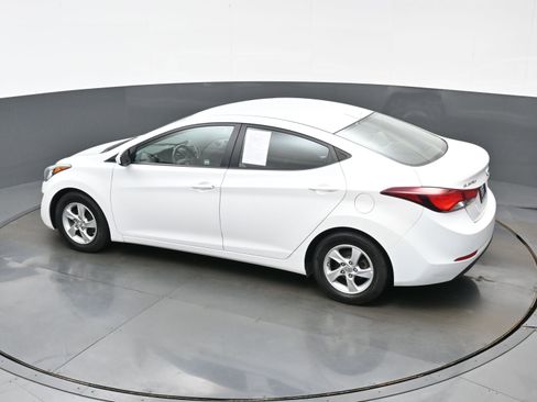 Used 2015 Hyundai Elantra SE FWD image 30