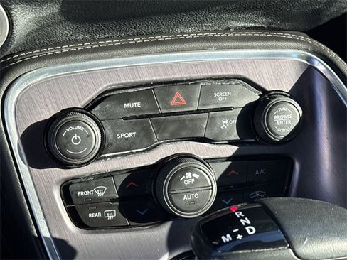 Used 2017 Dodge Challenger R/T image 18