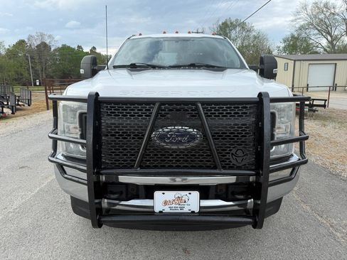 Used 2017 Ford F250 XL w/ Power Equipment Group image 9