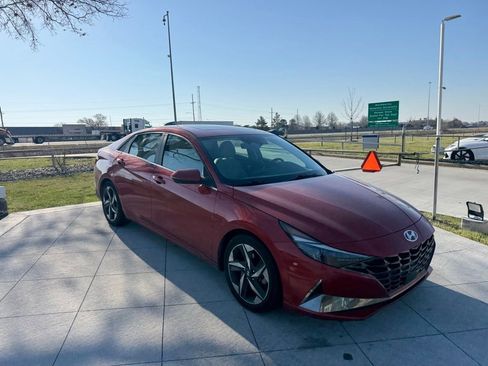 Used 2021 Hyundai Elantra Limited w/ Cargo Package image 2