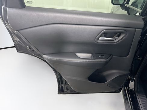 Used 2024 Nissan Rogue SV FWD image 25