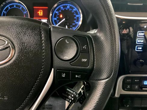 Used 2018 Toyota Corolla LE FWD image 25