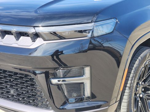 New 2026 Jeep Grand Wagoneer Limited AWD/4WD image 6