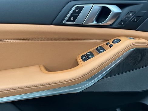 New 2026 BMW X5 xDrive40i w/ Climate Comfort Package image 12