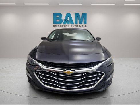 Used 2023 Chevrolet Malibu LT image 2