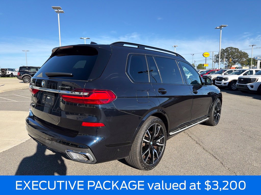 Used 2022 BMW X7 xDrive40i w/ M Sport Package AWD/4WD image 4