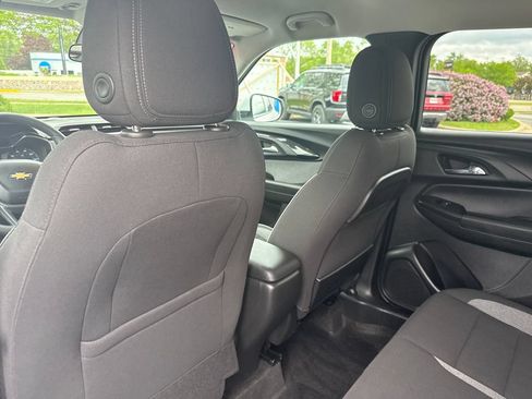 Used 2022 Chevrolet TrailBlazer LT FWD image 19