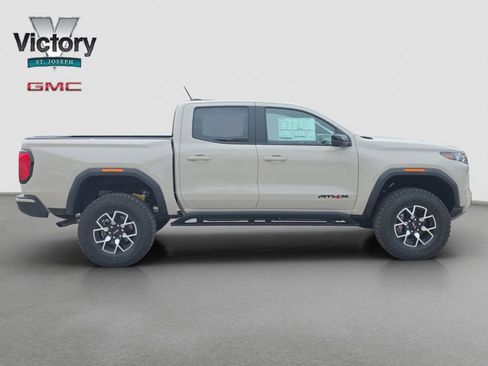 New 2026 GMC Canyon AT4X w/ LPO, Black Badging Package AWD/4WD image 18