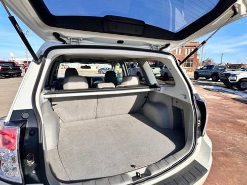 Used 2010 Subaru Forester 2.5X Premium image 9