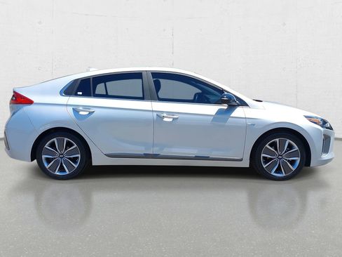 Used 2019 Hyundai Ioniq Limited FWD image 4