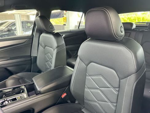 Certified 2024 Volkswagen Atlas Cross Sport SE FWD image 14