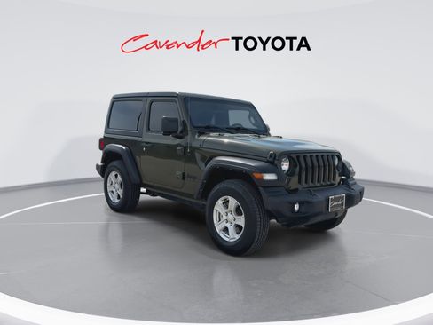 Used 2022 Jeep Wrangler Sport AWD/4WD image 2