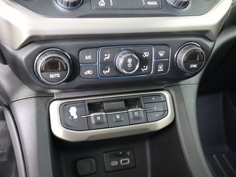 Used 2020 GMC Acadia Denali w/ GMC Pro Grade Package AWD/4WD image 47