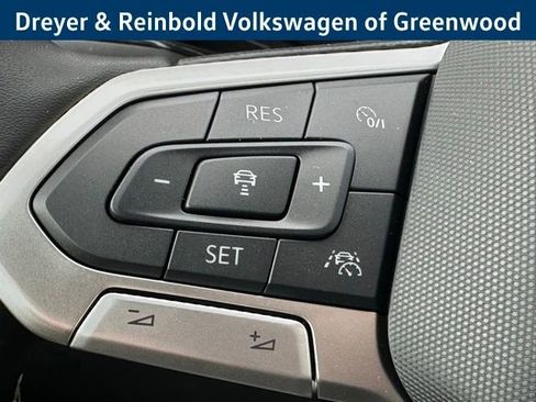 New 2026 Volkswagen Taos SEL image 14