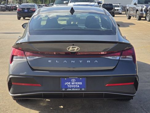 Used 2026 Hyundai Elantra Sport FWD image 8