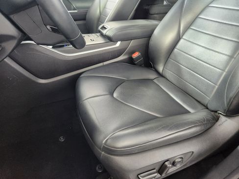 Used 2021 Toyota Highlander XLE image 11