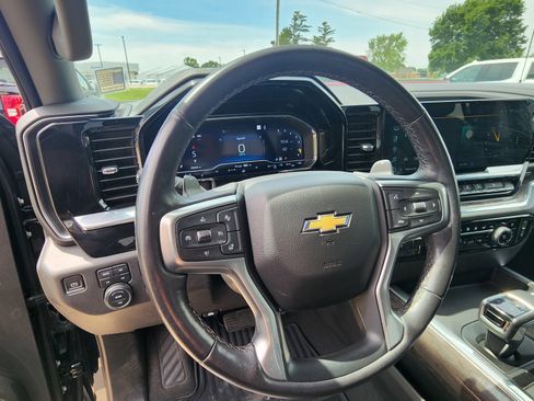 Used 2023 Chevrolet Silverado 1500 LTZ w/ Z71 Off-Road Package AWD/4WD image 16
