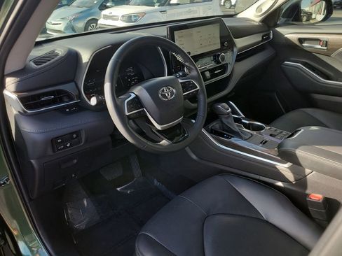 Used 2023 Toyota Highlander Limited image 20