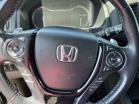 Used 2016 Honda Pilot Touring image 29