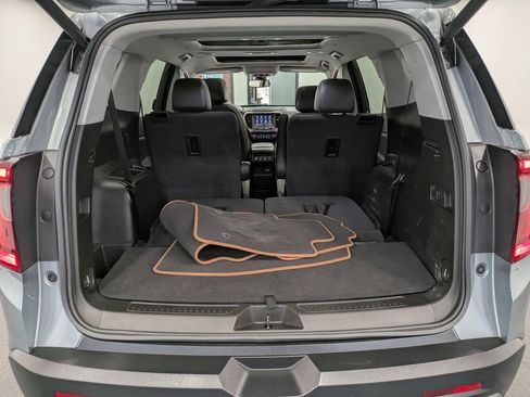 Used 2023 GMC Acadia AT4 w/ Technology Package image 23