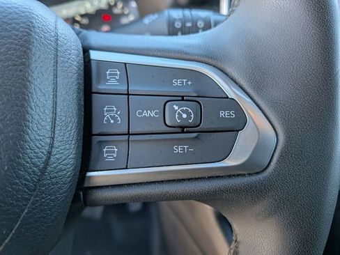 Used 2023 Jeep Compass Limited image 19