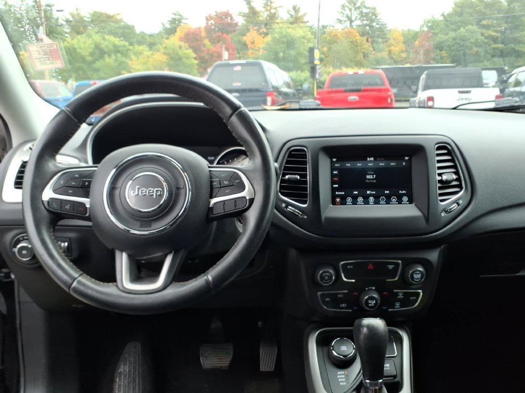 Used 2019 Jeep Compass Latitude w/ Popular Equipment Group AWD/4WD image 16