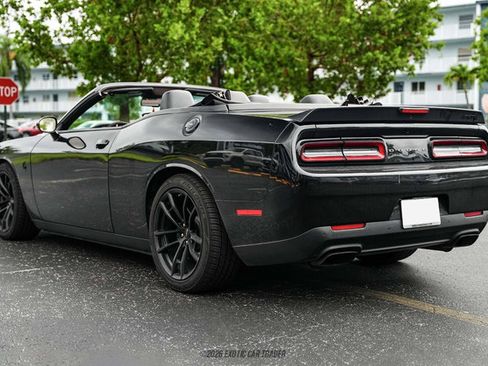 Used 2023 Dodge Challenger SRT Hellcat RWD image 6