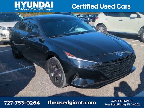 Used 2023 Hyundai Elantra SEL image 4