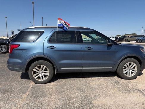 Used 2018 Ford Explorer XLT w/ Equipment Group 202A AWD/4WD image 7