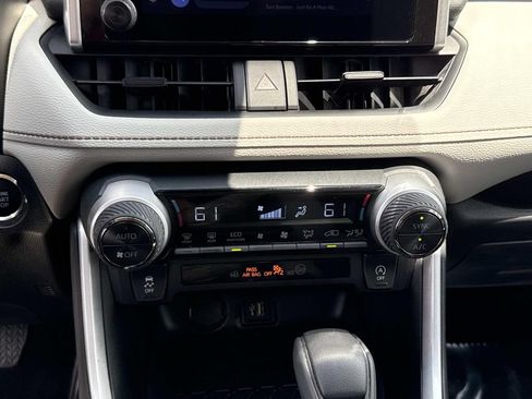 Used 2025 Toyota RAV4 XLE w/ Convenience Package FWD image 27