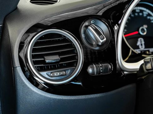 Used 2013 Volkswagen Beetle 2.0T image 27