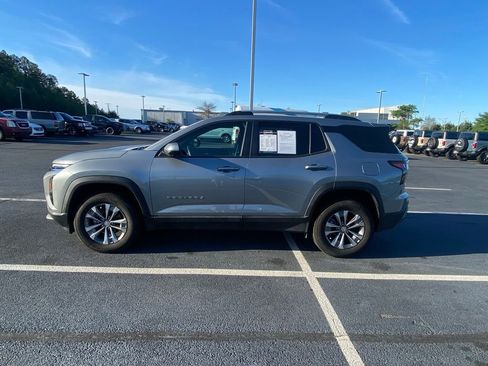 Used 2025 Chevrolet Equinox LT w/ Convenience Package II FWD image 4