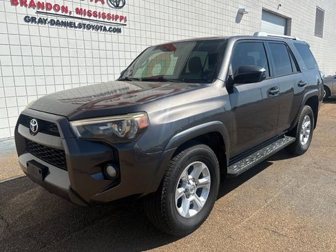Used 2017 Toyota 4Runner SR5 image 1
