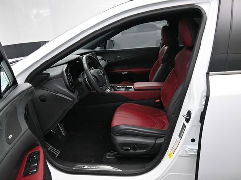 Used 2024 Lexus RX 500h F Sport image 9