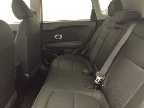Used 2016 Kia Soul + image 18