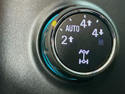 Used 2015 Chevrolet Silverado 1500 LTZ image 22