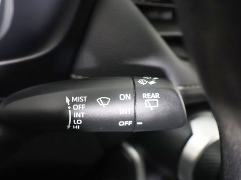 Used 2025 Toyota RAV4 LE FWD image 33
