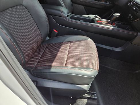 Used 2025 Nissan Kicks SR FWD image 28